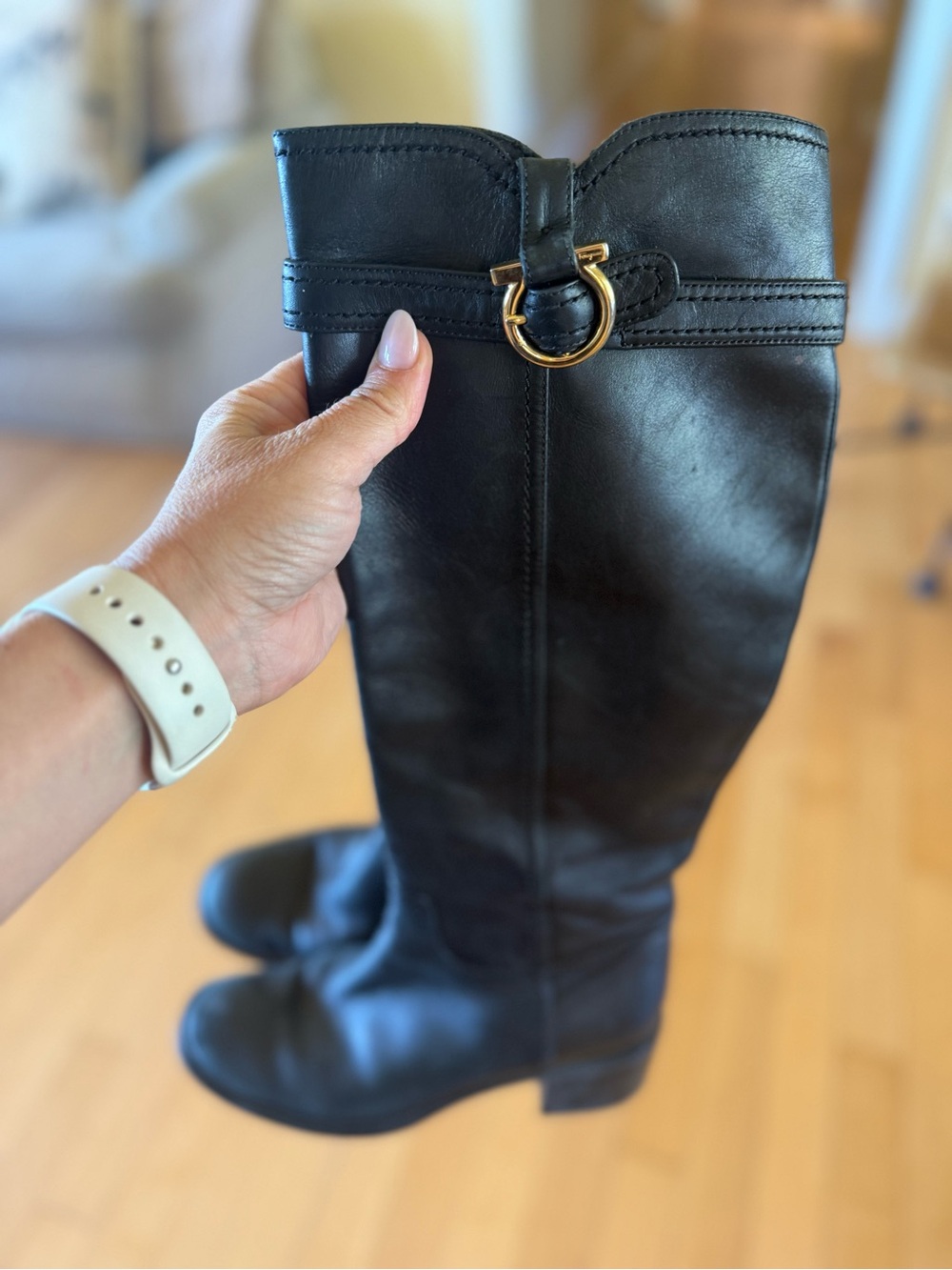 Riding boot